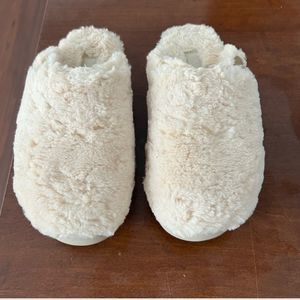 Uggs Slides